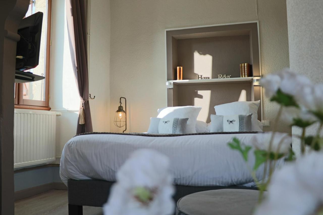 Logis Hotel Restaurant La Brasserie Treignac Eksteriør bilde