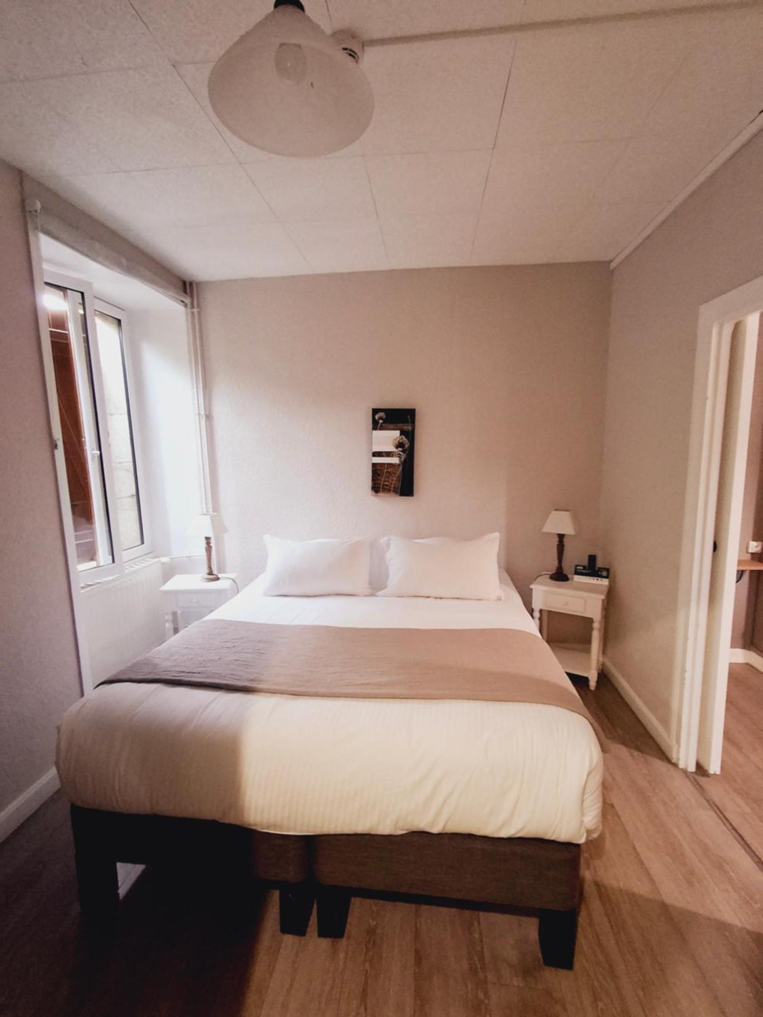 Logis Hotel Restaurant La Brasserie Treignac Eksteriør bilde