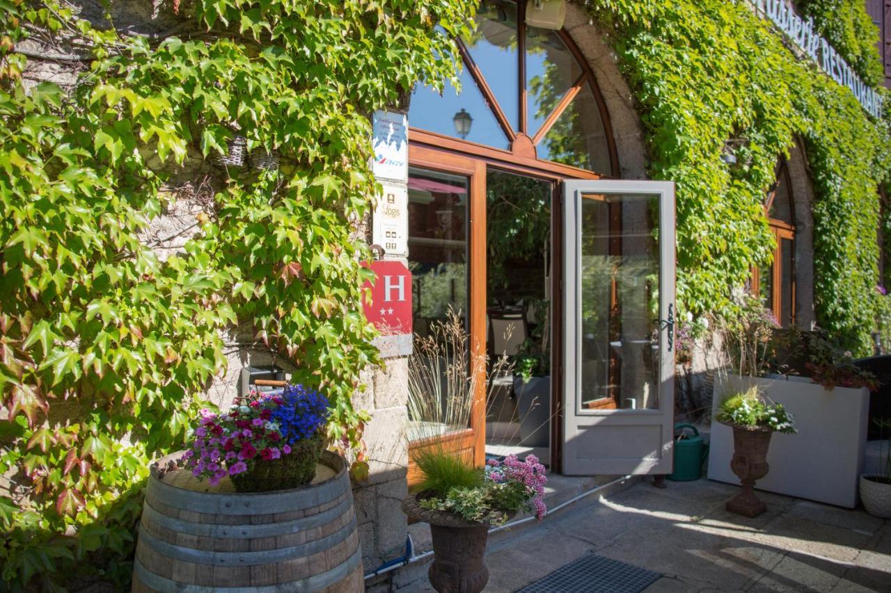 Logis Hotel Restaurant La Brasserie Treignac Eksteriør bilde
